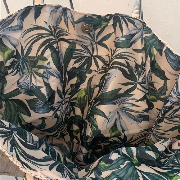 Victoria’s Secret Woven Tote - Picture 2 of 4